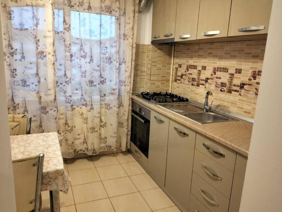 Apartament 3 Camere De Inchiriat كرايوفا المظهر الخارجي الصورة